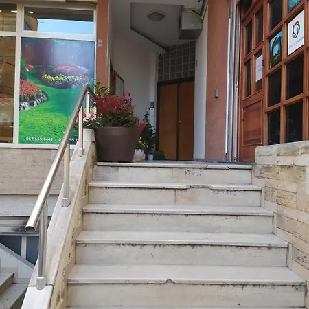Veranda Rooms 4* Tirana